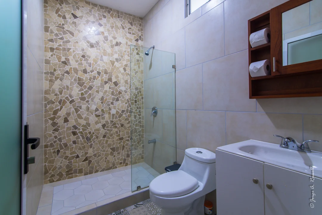 Corals Océano · bathroom with shower and vanity